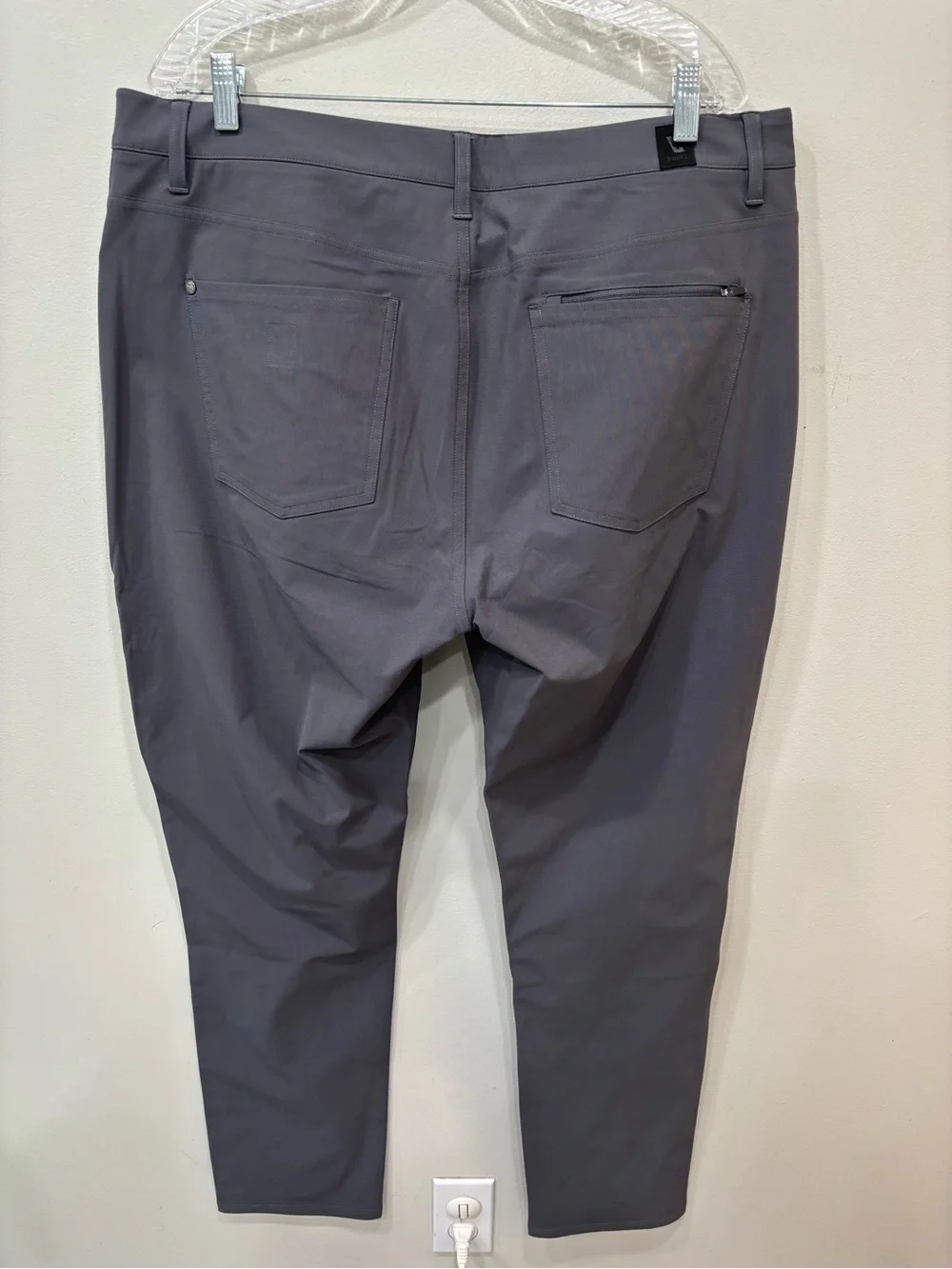 Vuori Performance Five Pockets Meta Pants Gray Men’s Size 38